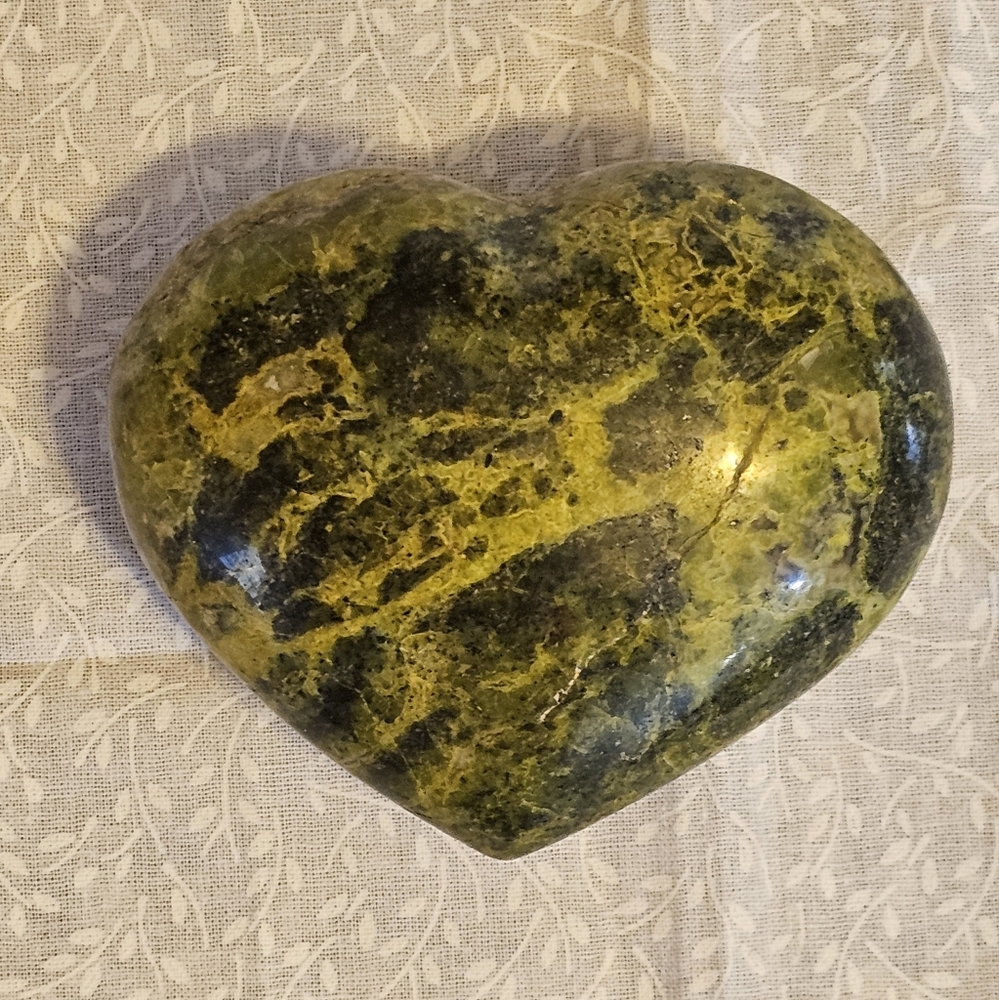 Serpentine Crystal Heart